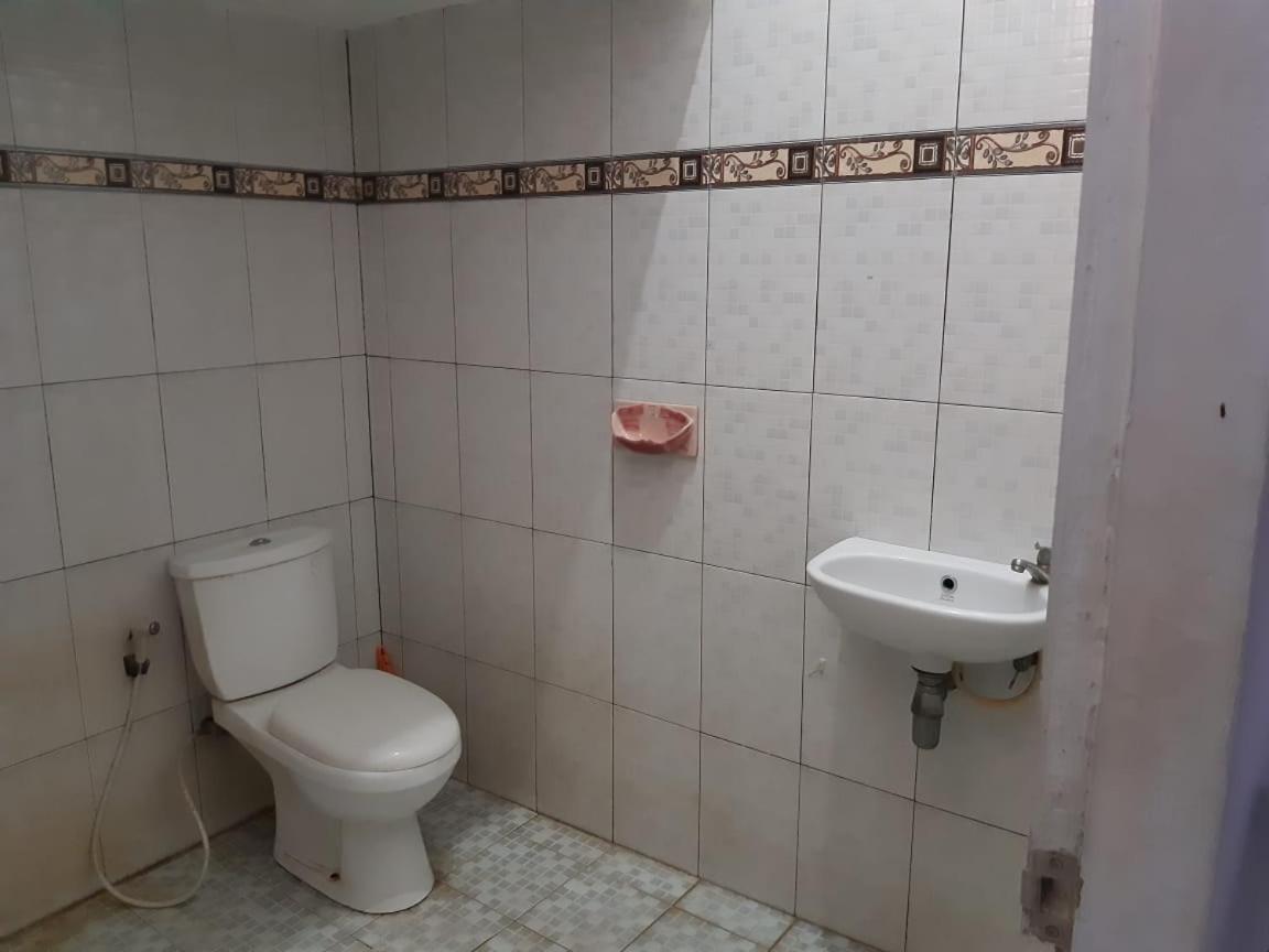OYO 1653 Fajar Residence Pekanbaru Quarto foto