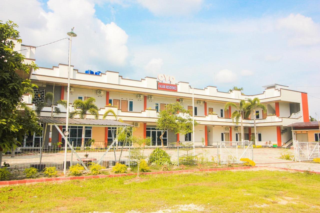 OYO 1653 Fajar Residence Pekanbaru Exterior foto